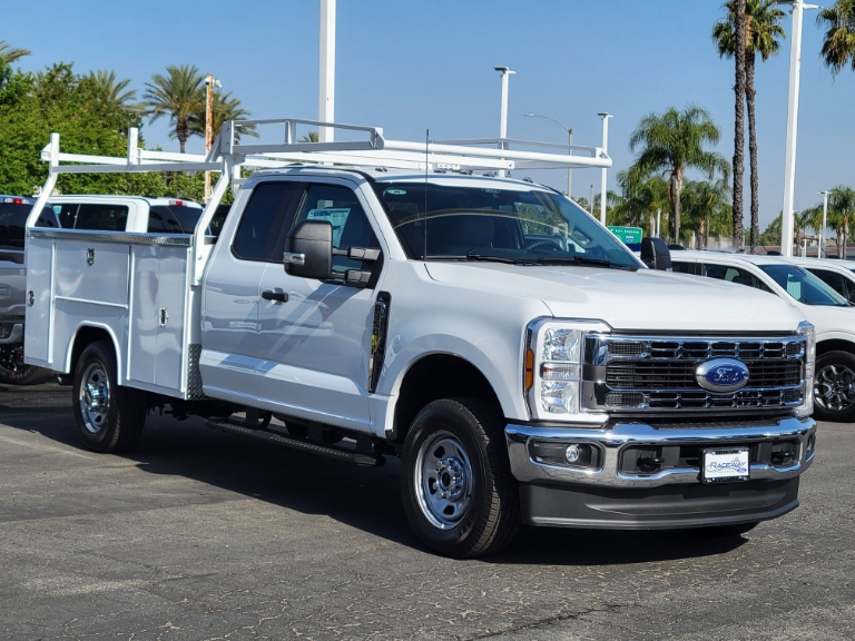 2026 Ford Super Duty F-350 SRW XL