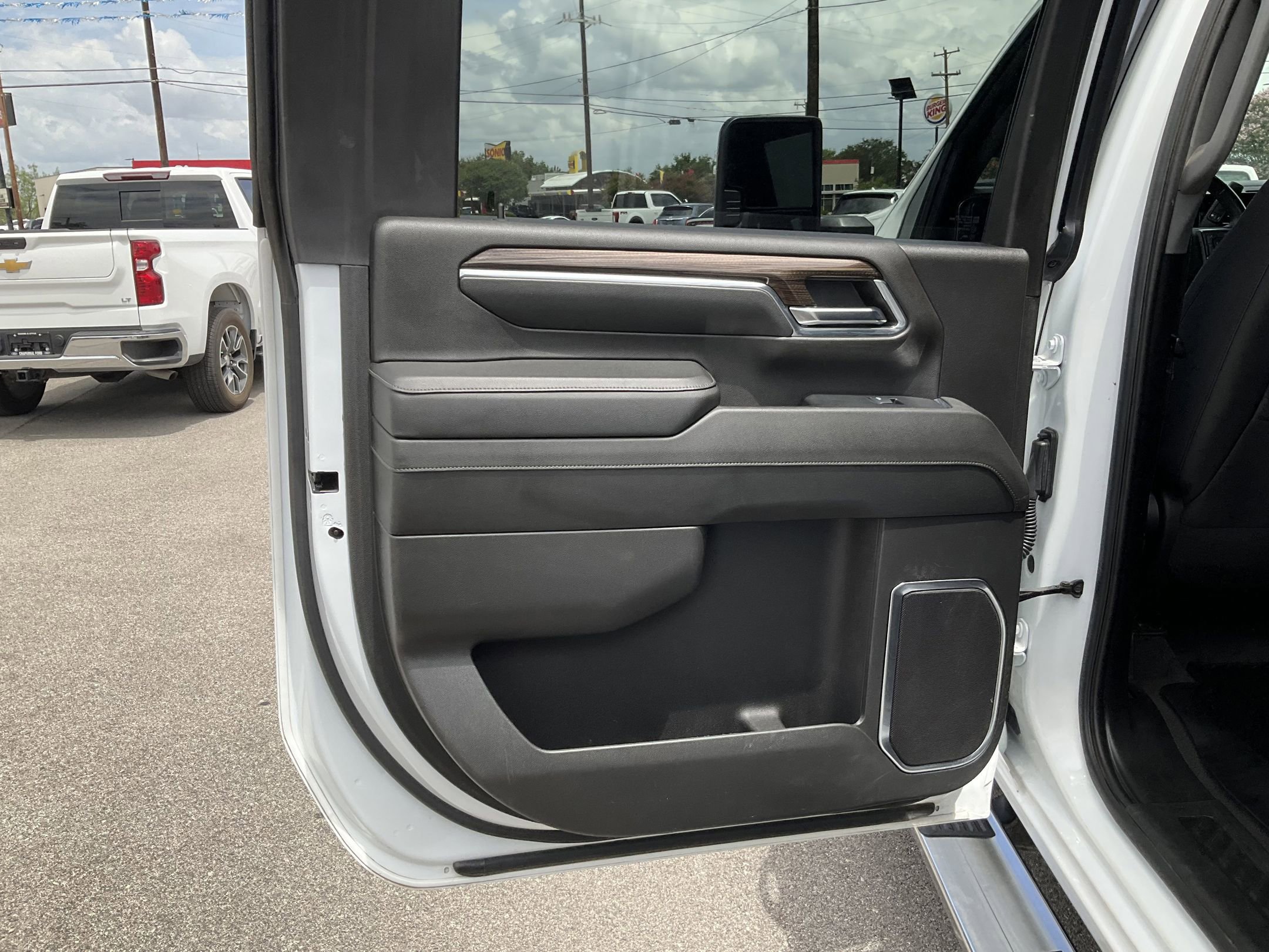 2024 Chevrolet Silverado 2500HD LT - Photo 9