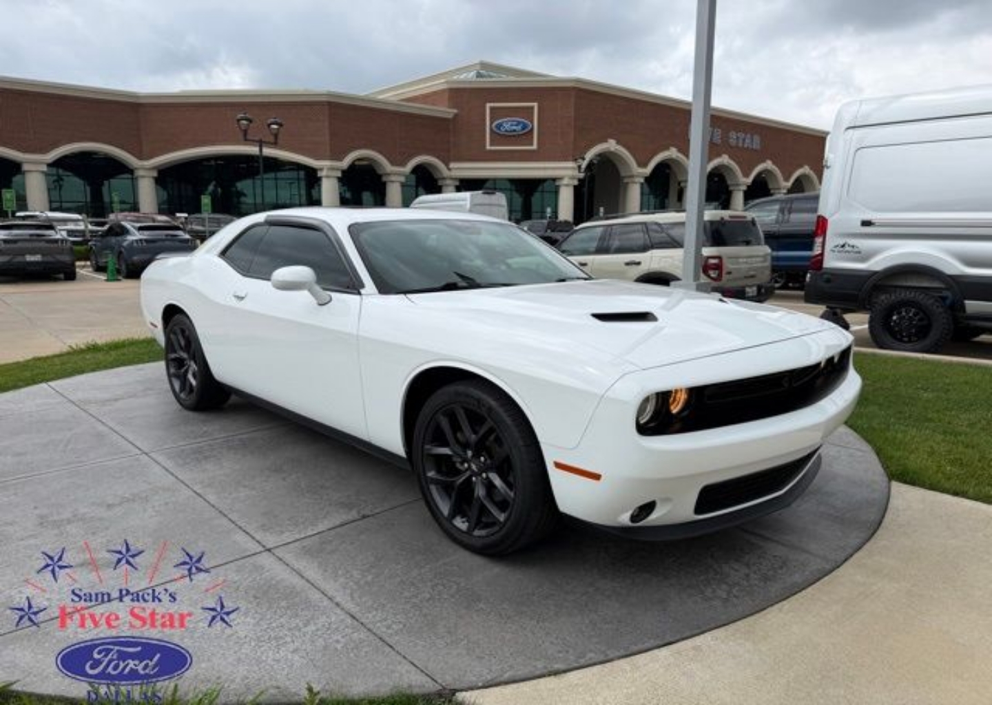 2022 Dodge Challenger SXT