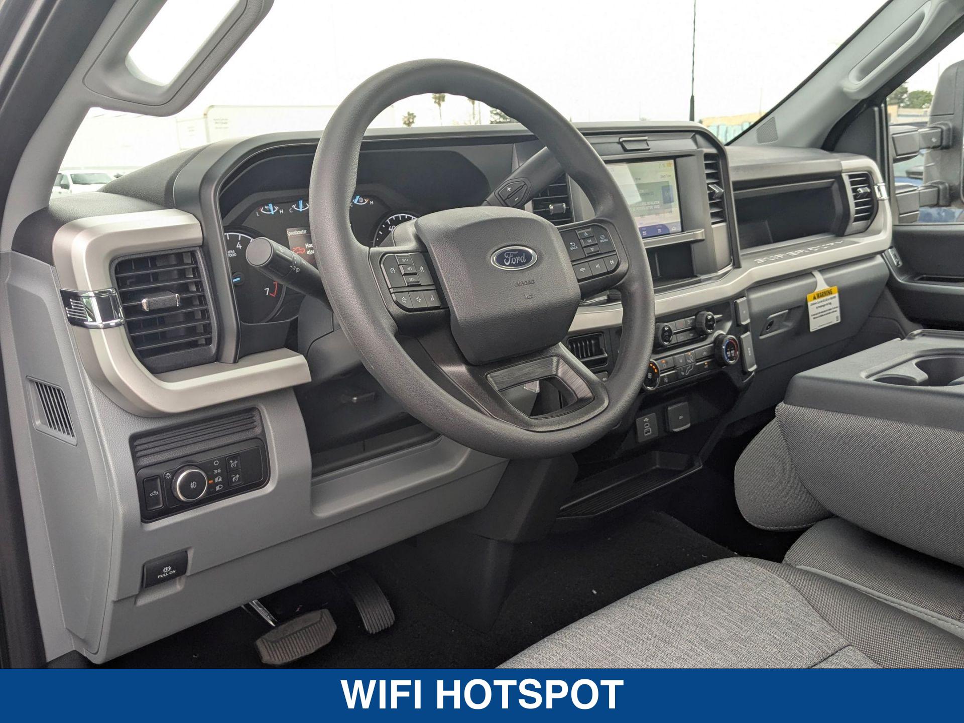 2025 Ford F-350 Super Duty XL - Photo 8
