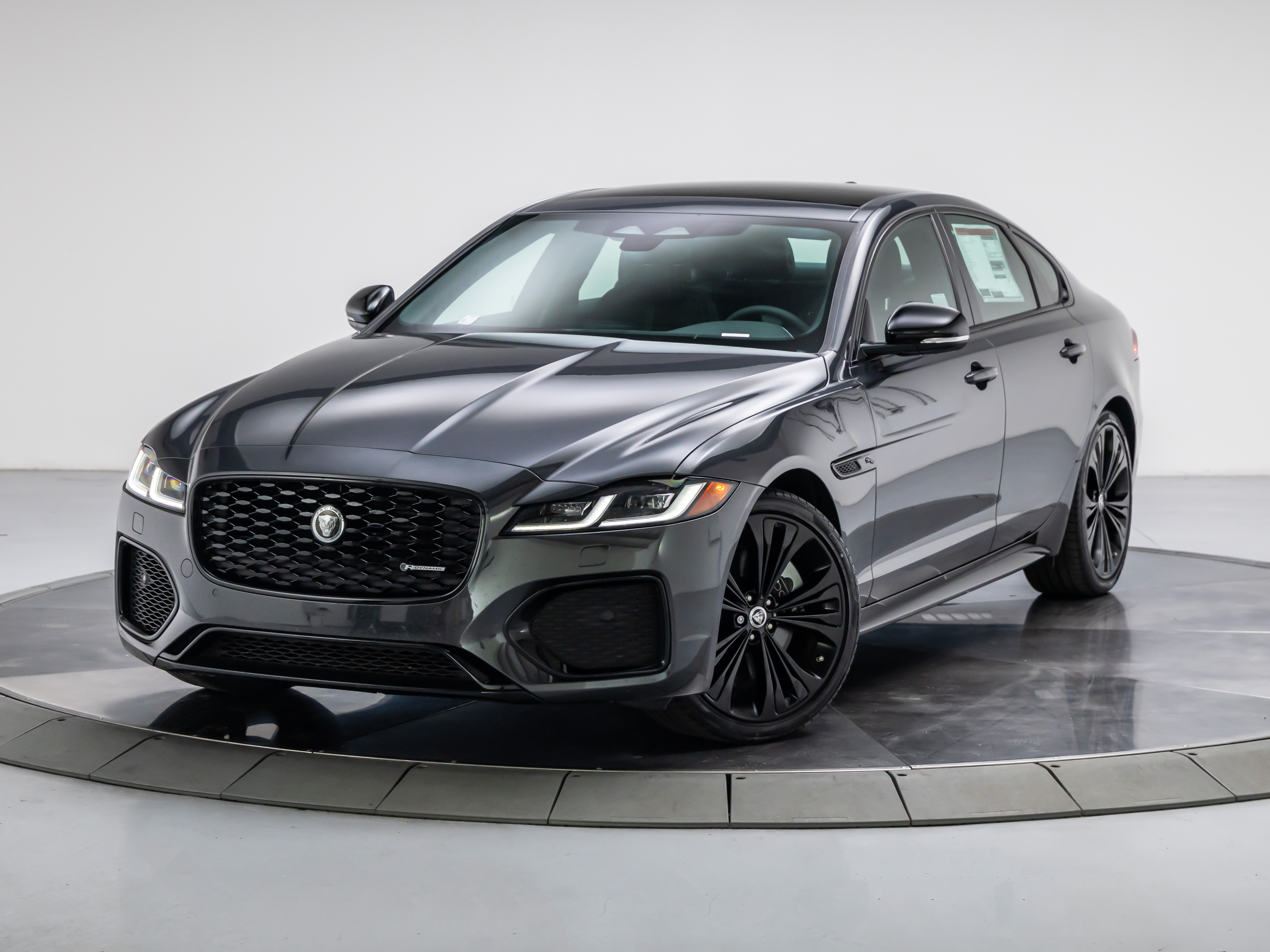 2024 Jaguar XF R-Dynamic SE