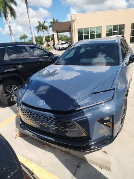 2025 Toyota Crown Signia XLE