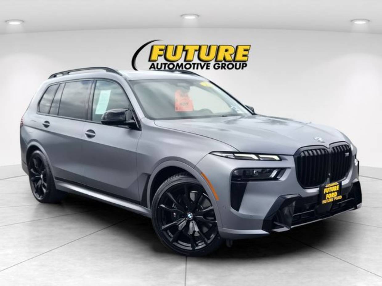 2023 BMW X7 M60i's photo