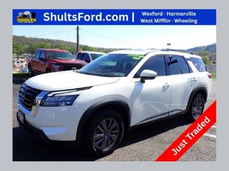 2023 Nissan Pathfinder SV