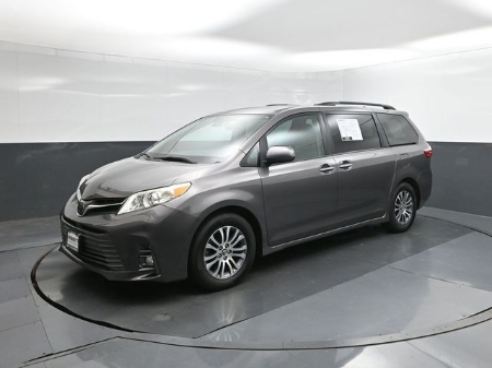 2018 Toyota Sienna XLE