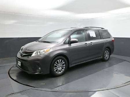 2018 Toyota Sienna XLE