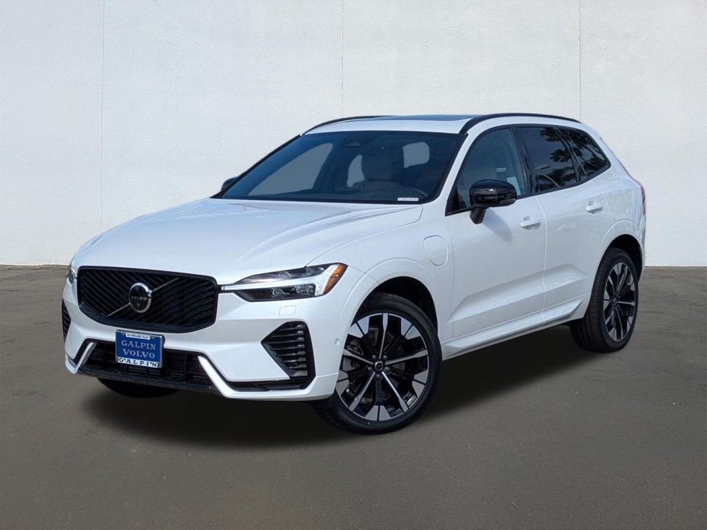 2026 Volvo XC60 T8 Plus Dark