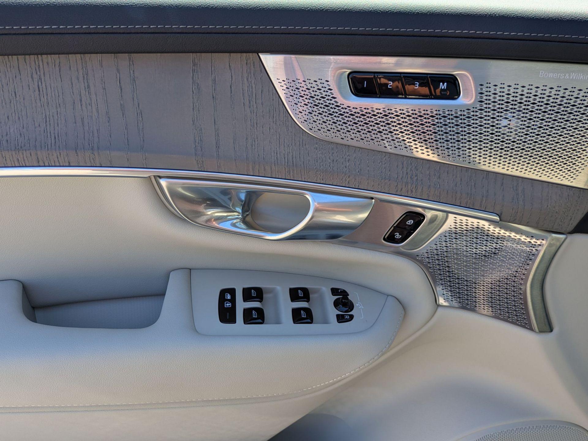2025 Volvo XC90 Ultra - Photo 10
