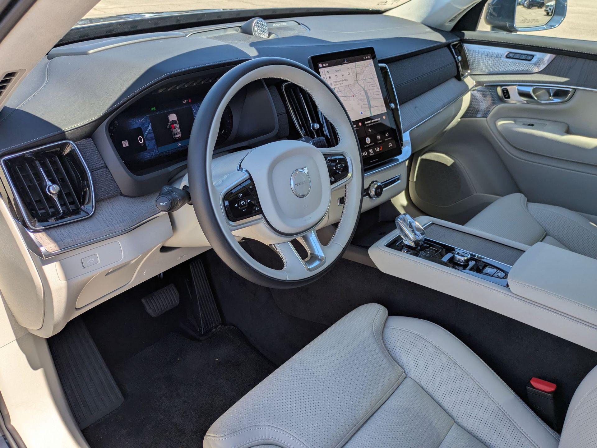 2025 Volvo XC90 Ultra - Photo 11