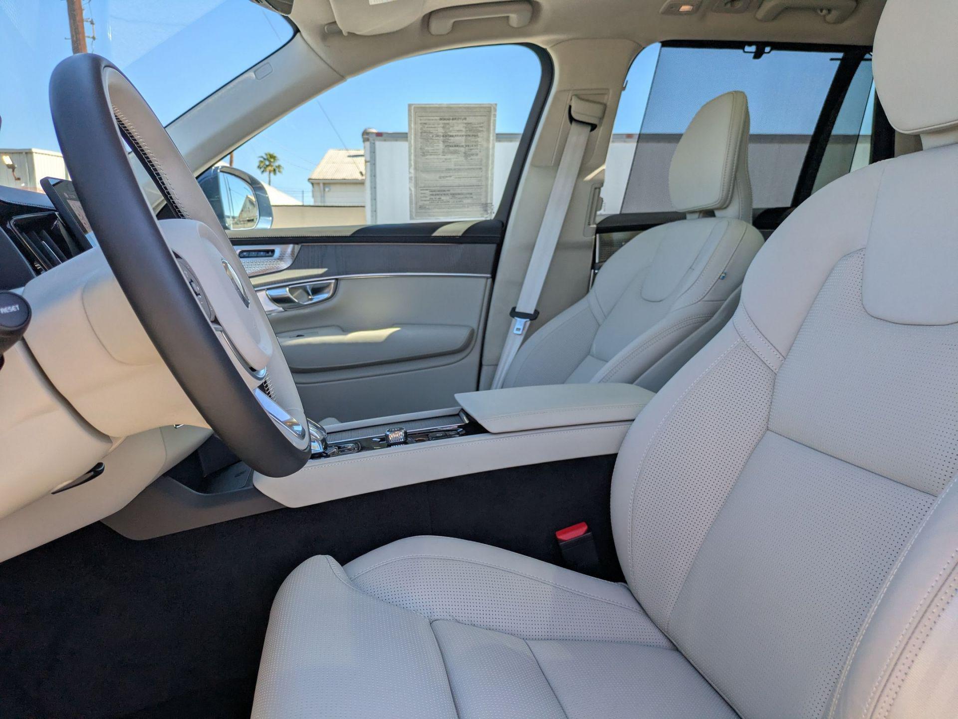2025 Volvo XC90 Ultra - Photo 21