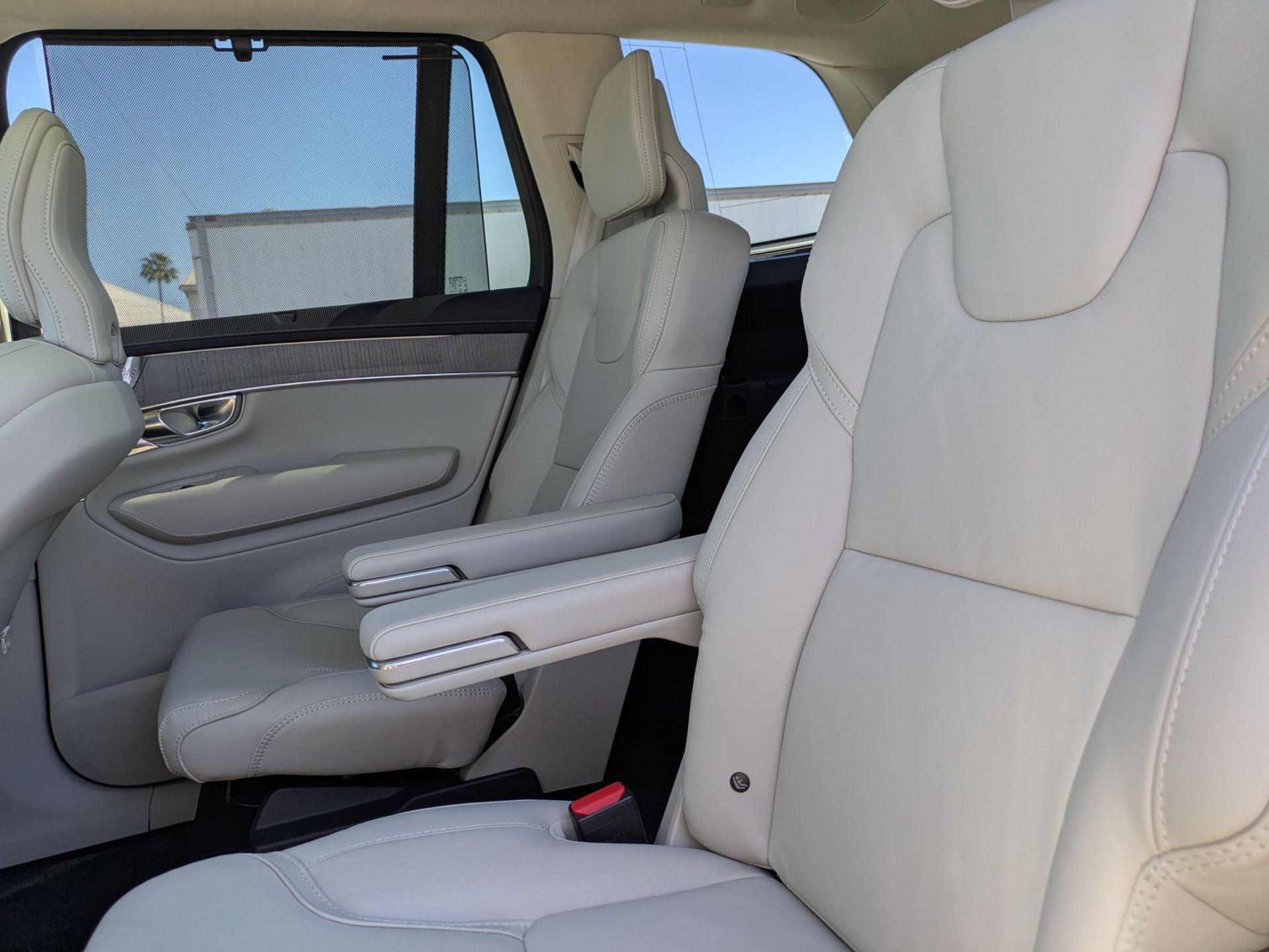 2025 Volvo XC90 Ultra - Photo 25