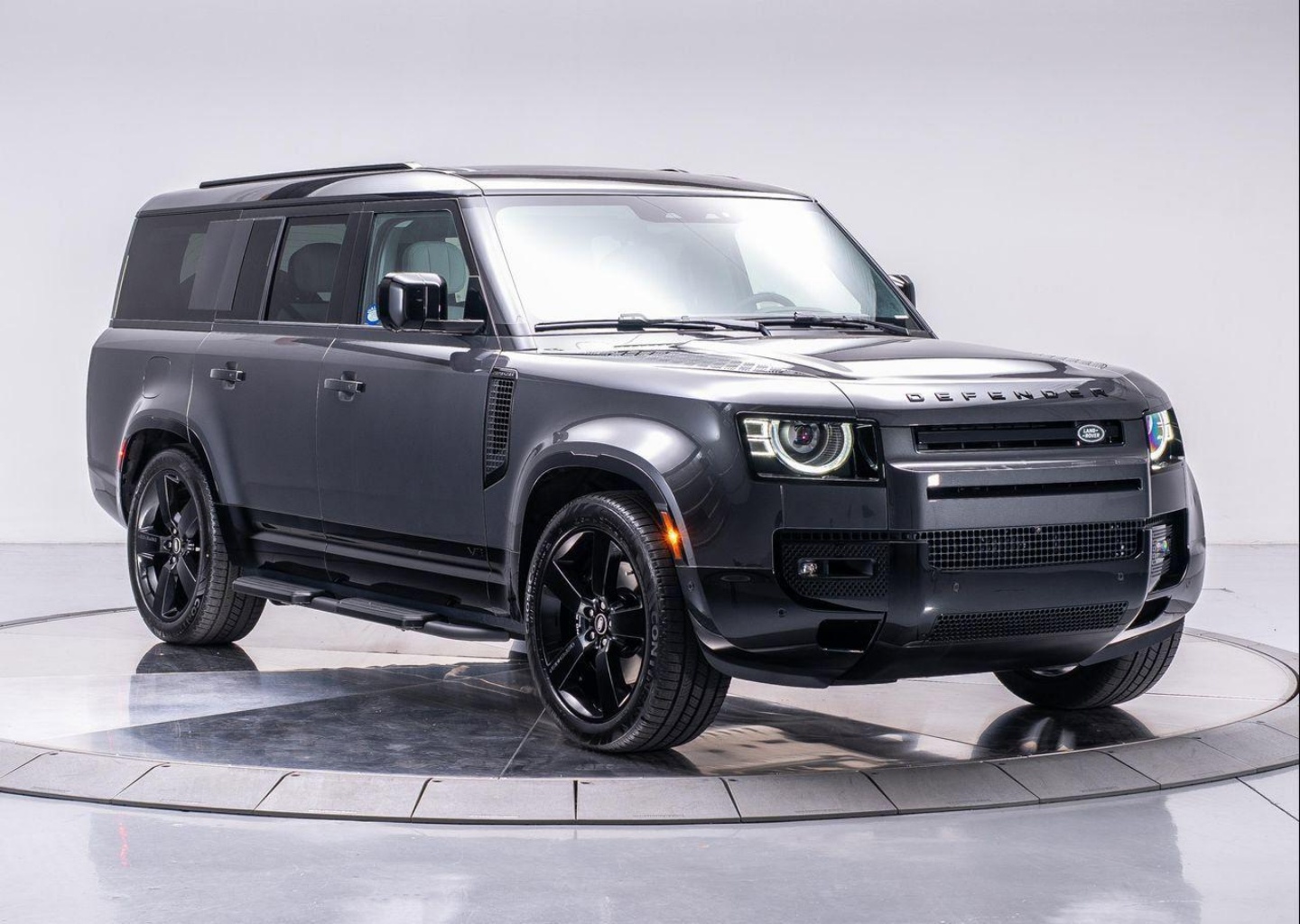 2025 Land Rover Defender V8 - Photo 7