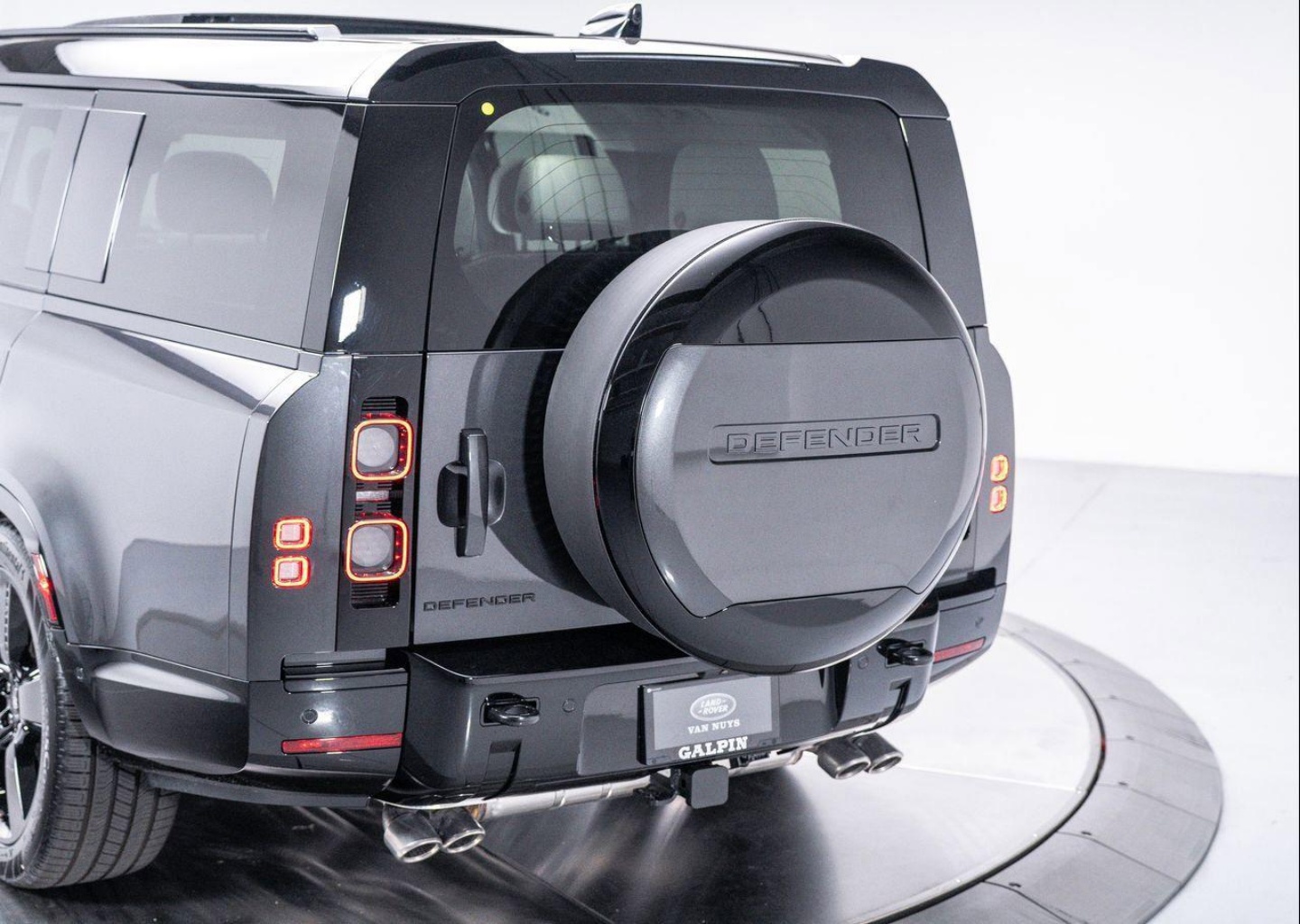2025 Land Rover Defender V8 - Photo 33