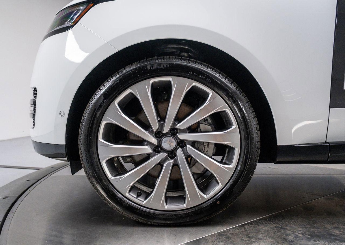 2025 Land Rover Range Rover SE - Photo 10