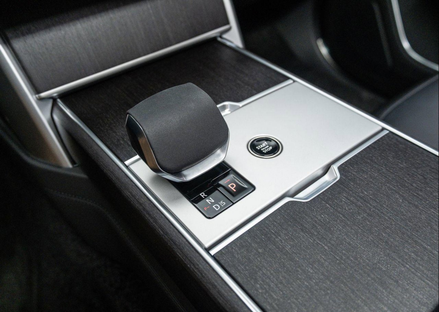 2025 Land Rover Range Rover SE - Photo 33