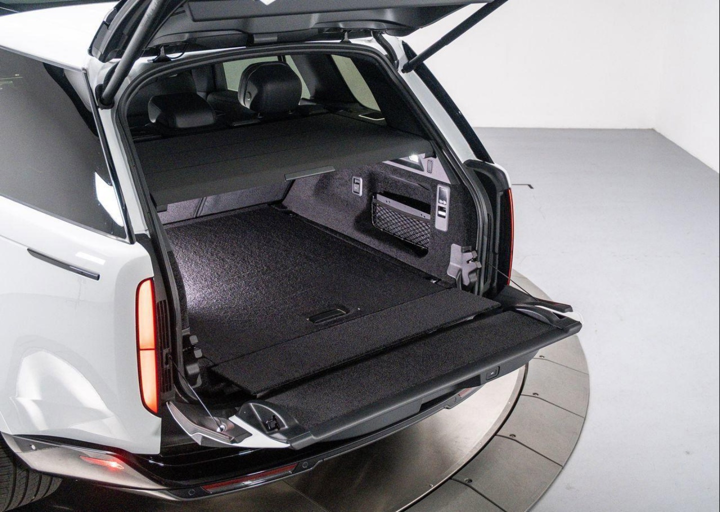 2025 Land Rover Range Rover SE - Photo 41