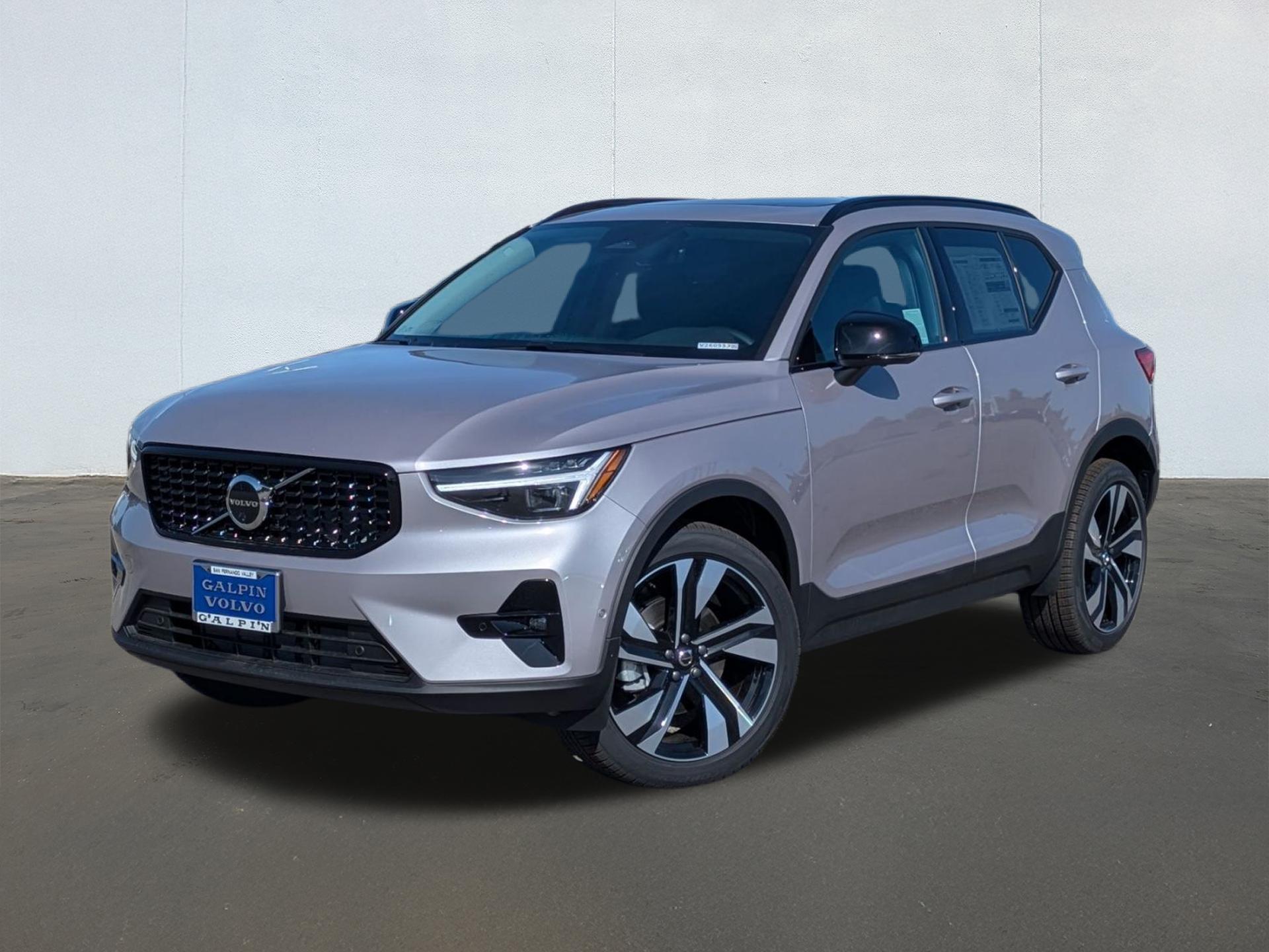 New 2026 Volvo XC40 B5 Plus Dark