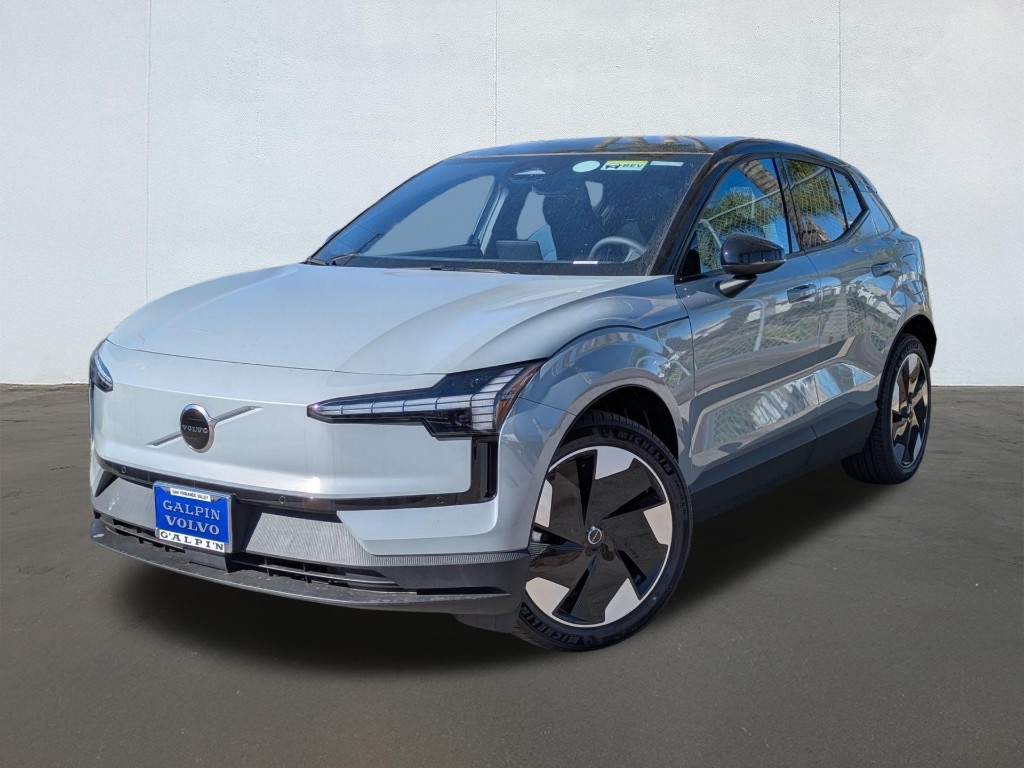 2025 Volvo EX30 Plus