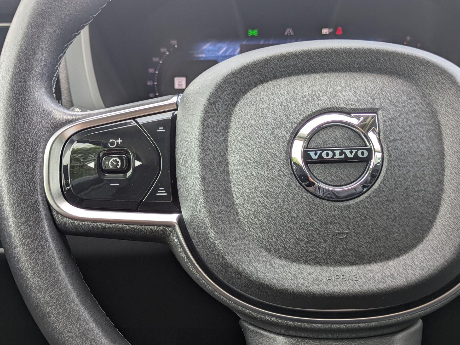 2023 Volvo XC60 Plus - Photo 13