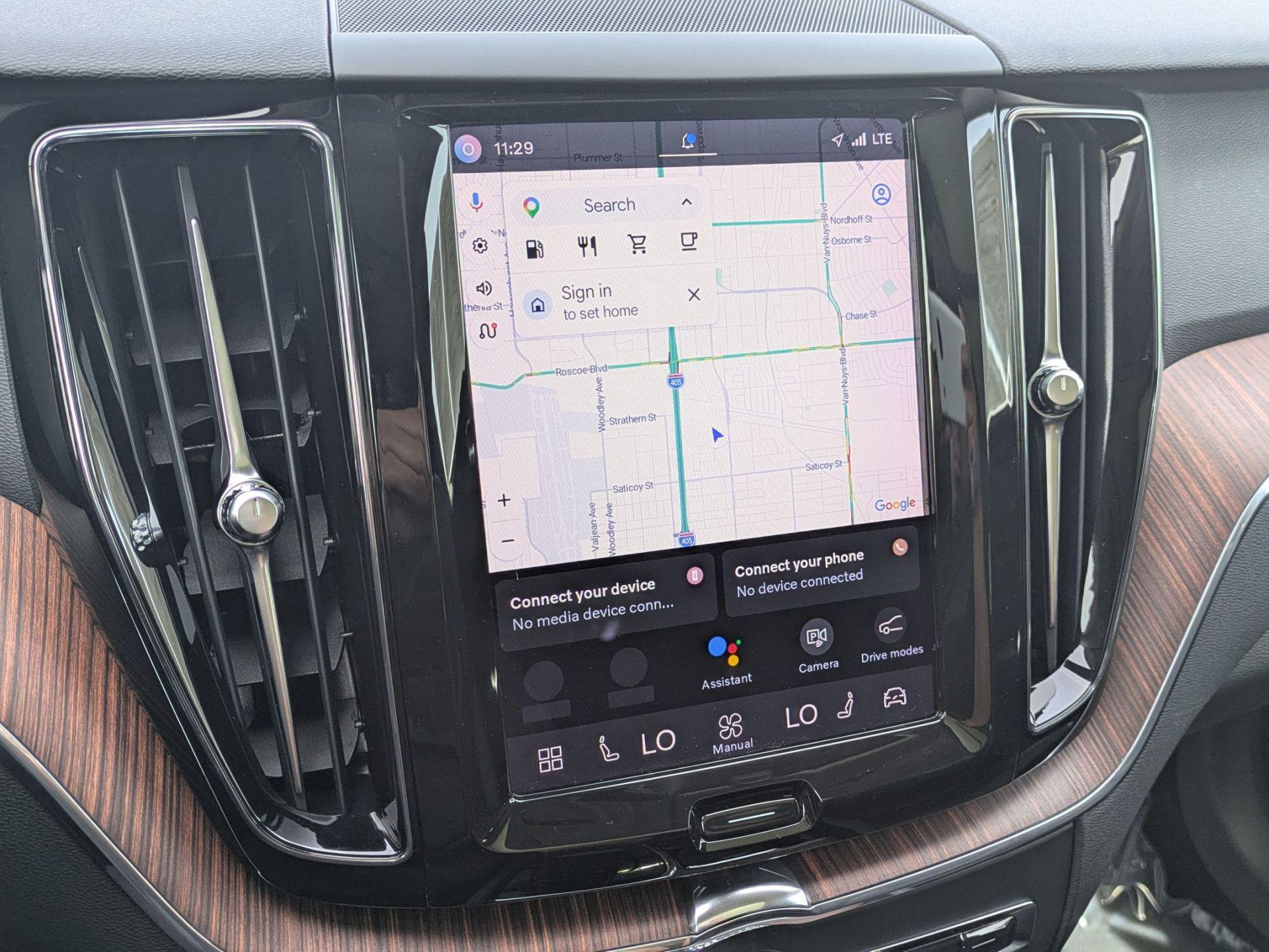 2023 Volvo XC60 Plus - Photo 16