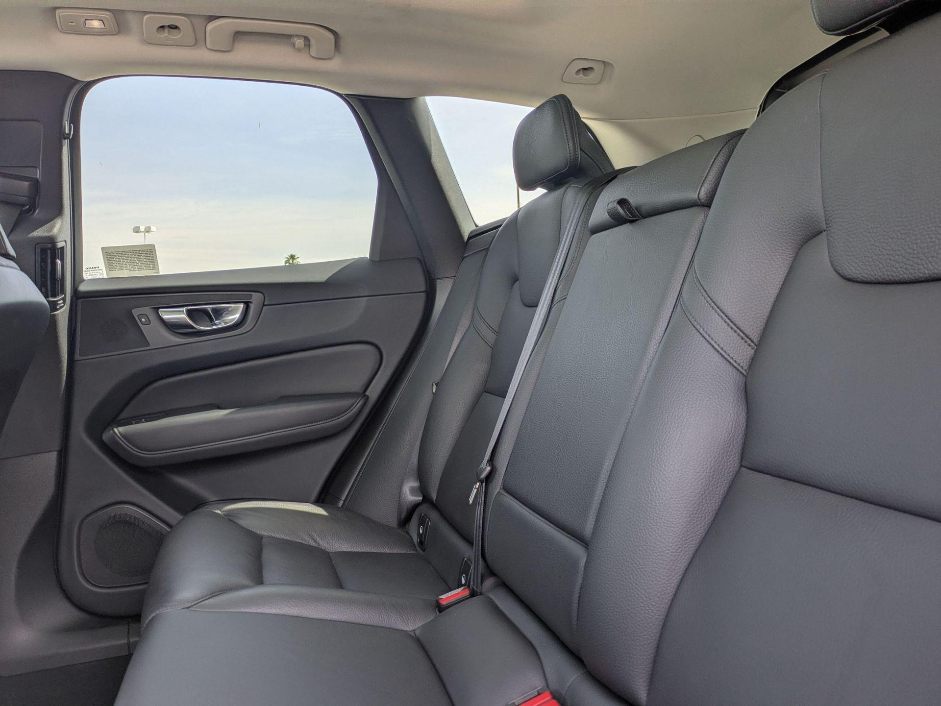 2023 Volvo XC60 Plus - Photo 22