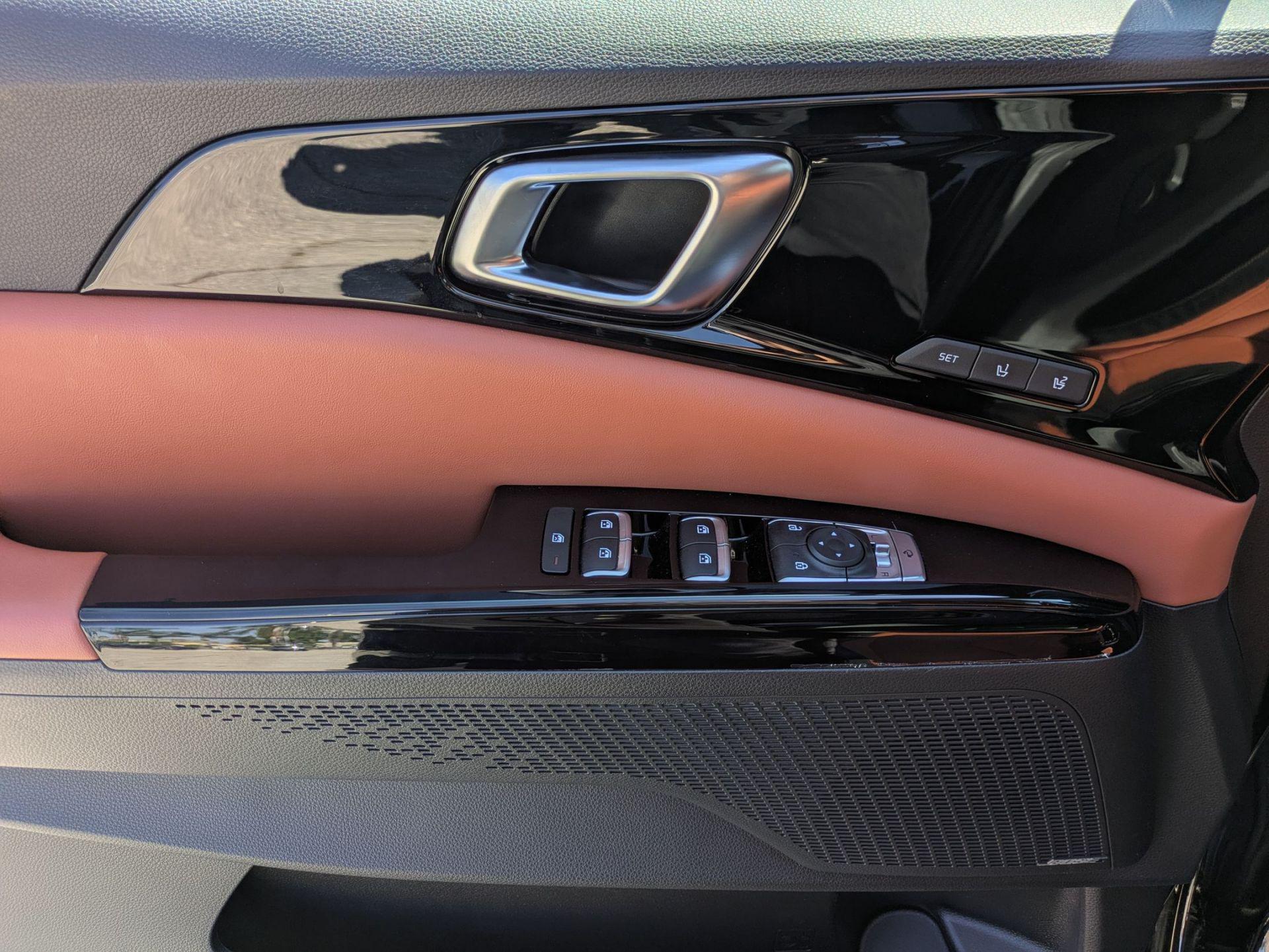 2024 Kia Carnival SX Prestige - Photo 10