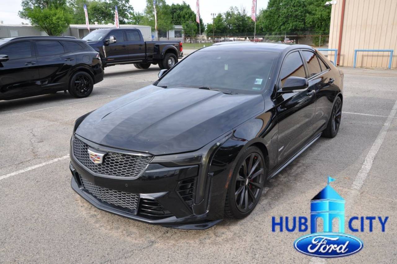 2022 Cadillac CT4 V-Series Blackwing's photo