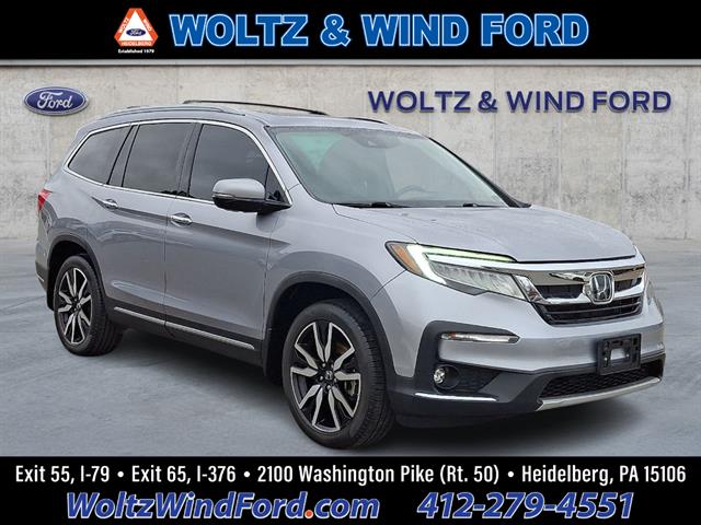 2020 Honda Pilot Touring w/Rear Captain'S Chairs