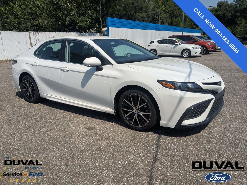 2023 Toyota Camry SE