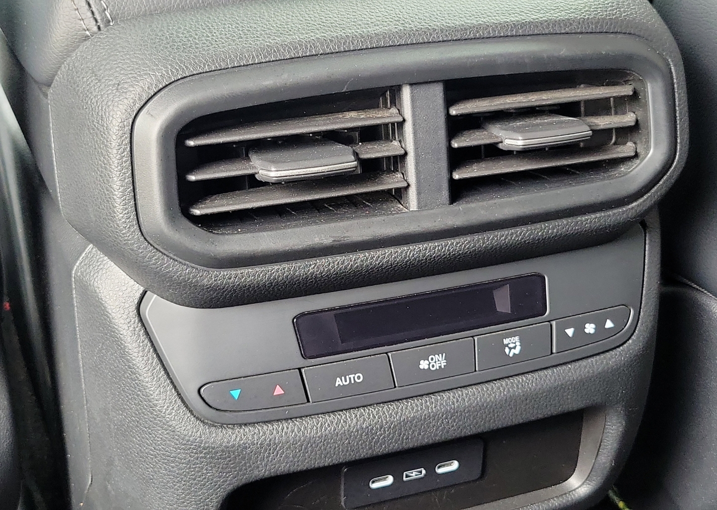 2025 Honda Pilot Touring - Photo 12