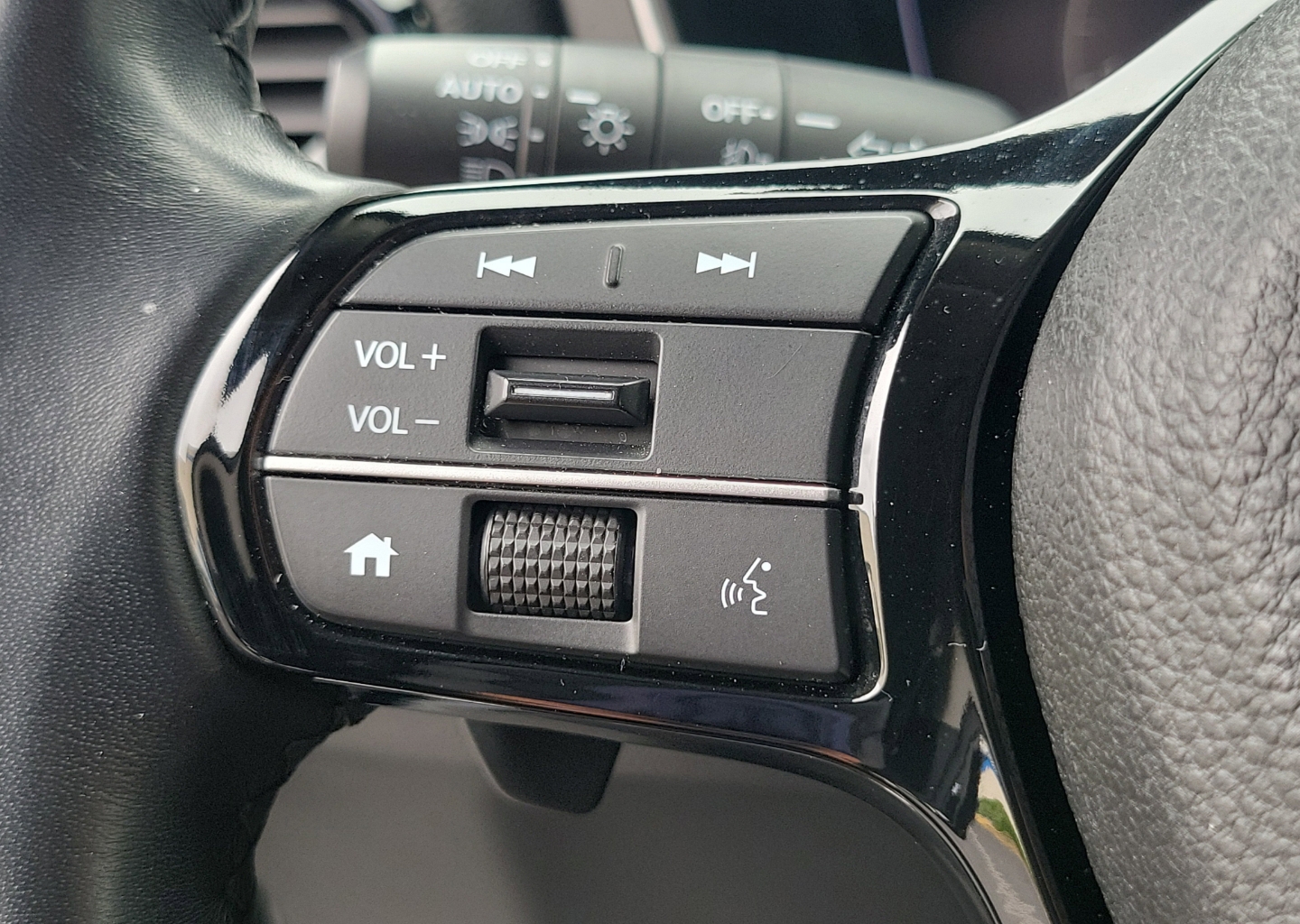 2025 Honda Pilot Touring - Photo 25