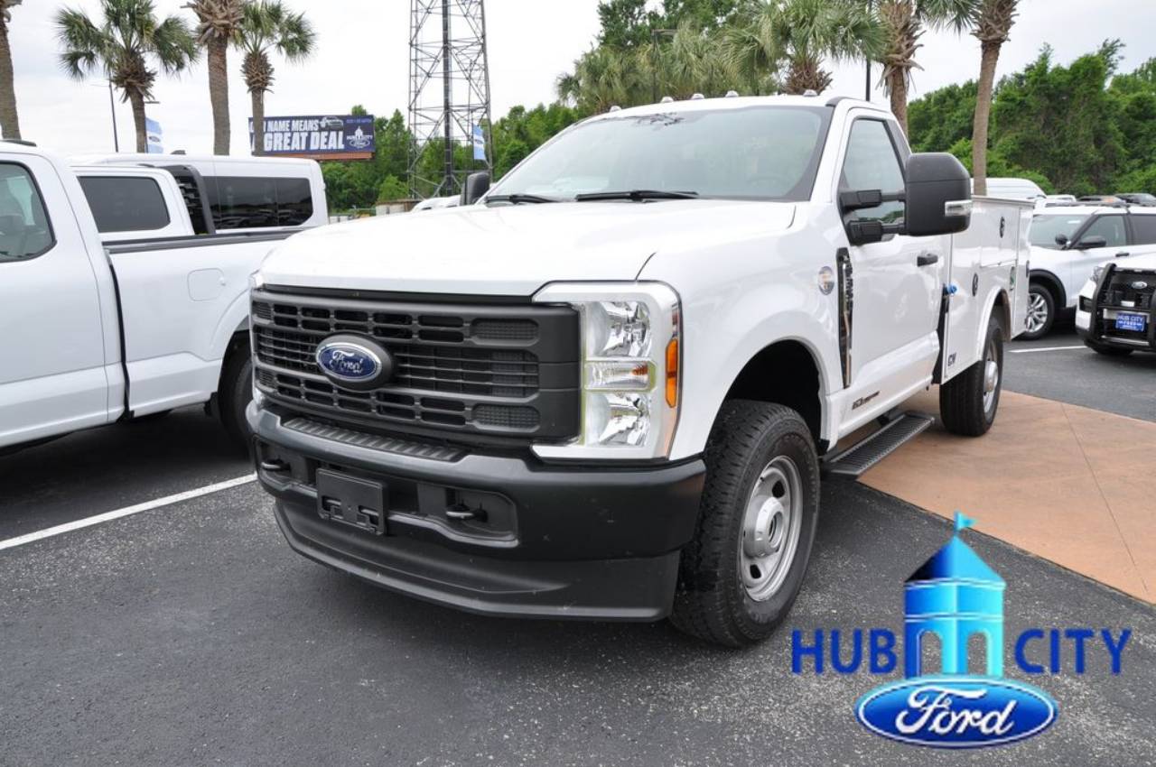 2024 Ford F-350 Super Duty Chassis Cab XL