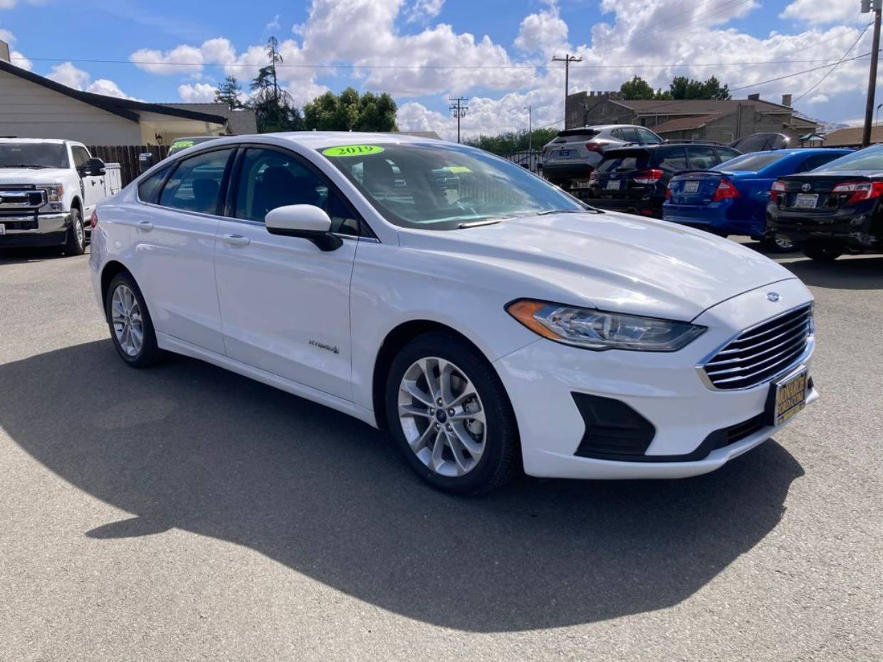 Used 2019 Ford Fusion Hybrid SE with VIN 3FA6P0LU0KR285120 for sale in Exeter, CA
