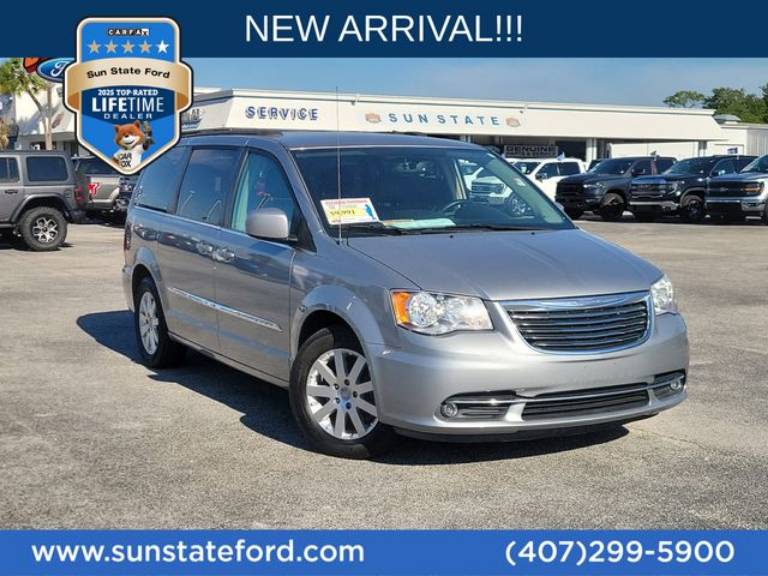 2016 Chrysler Town & Country Touring