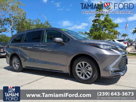 2022 Toyota Sienna XLE