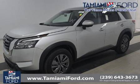 2025 Nissan Pathfinder SV