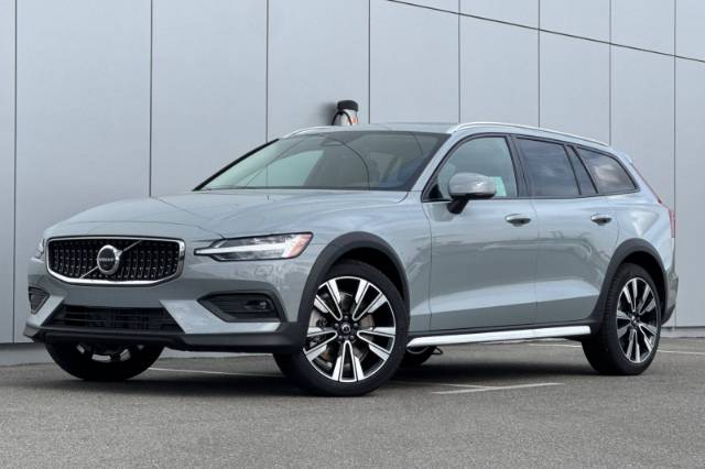 2026 Volvo V60 Cross Country B5 Ultra