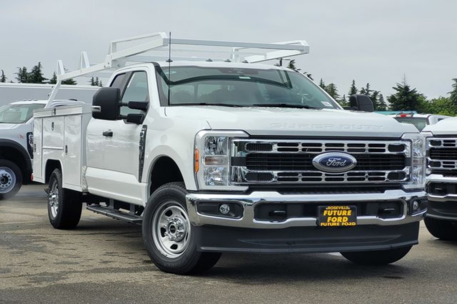 2026 Ford F-350 XL 4x4 SuperCab 168-In SRW's photo