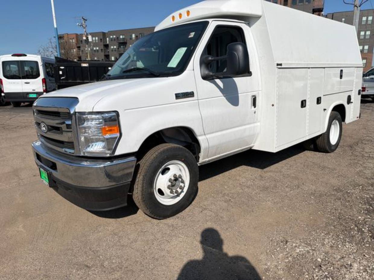 2026 Ford E-Series DRW E-350 Super Duty 138 in WB's photo