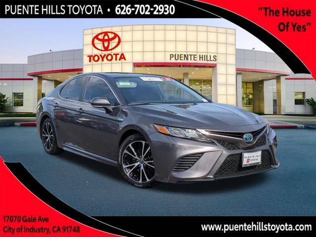 2020 Toyota Camry Hybrid SE