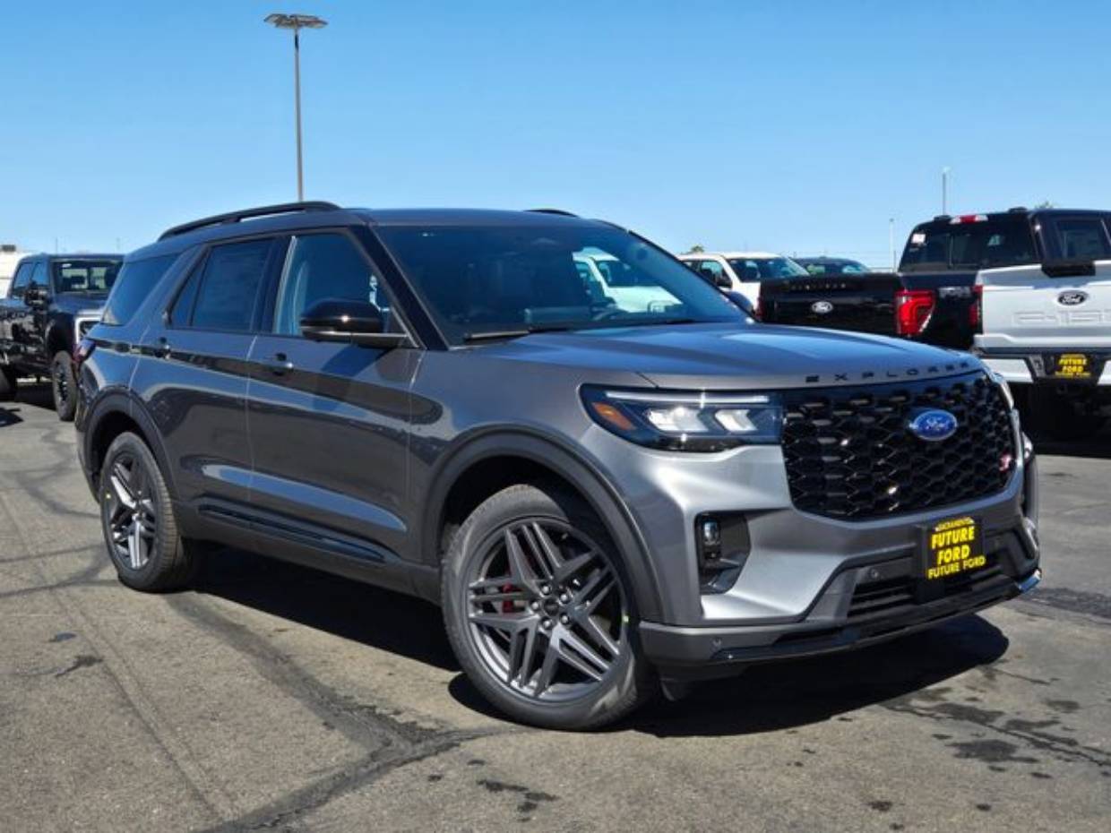 2026 Ford Explorer ST 4WD's photo