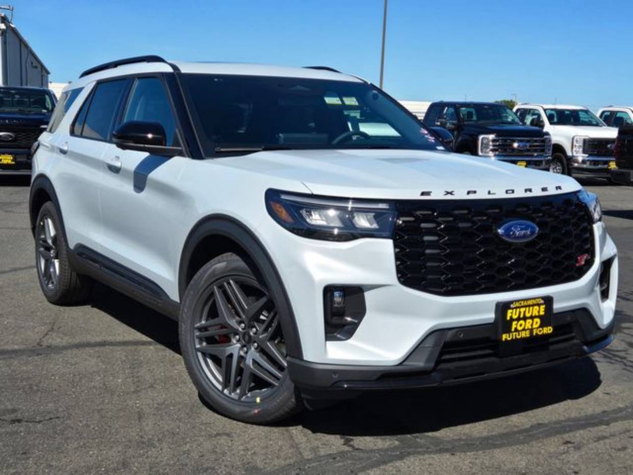 2026 Ford Explorer ST 4WD's photo