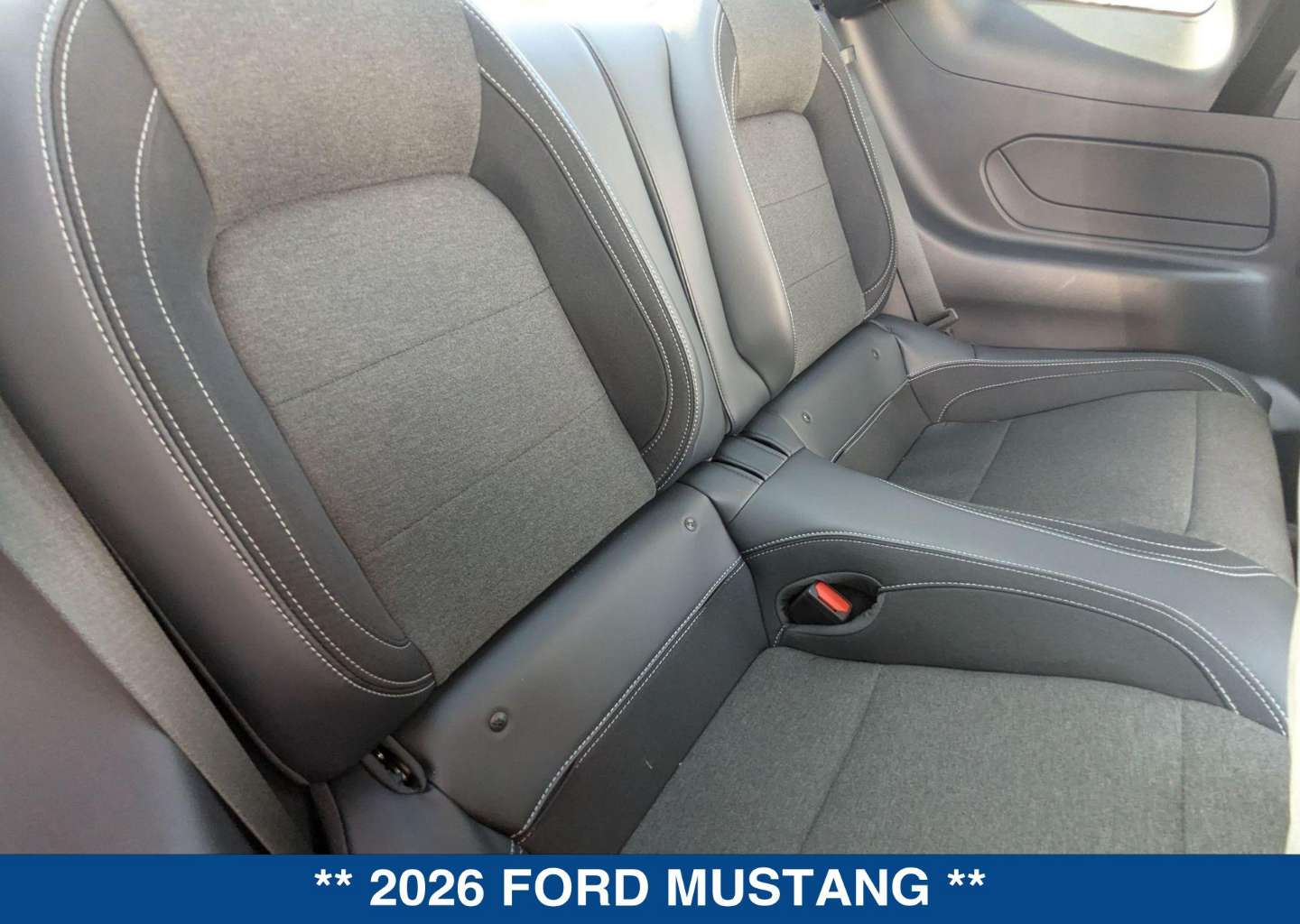 2026 Ford Mustang GT Fastback - Photo 17