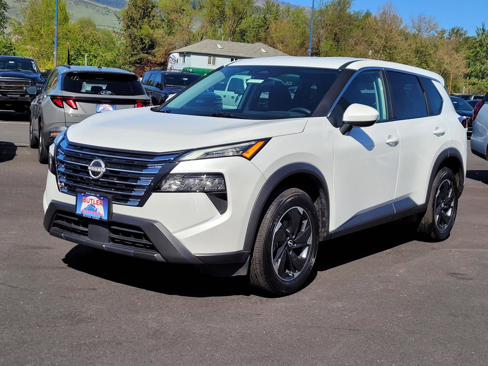 Used 2025 Nissan Rogue SV