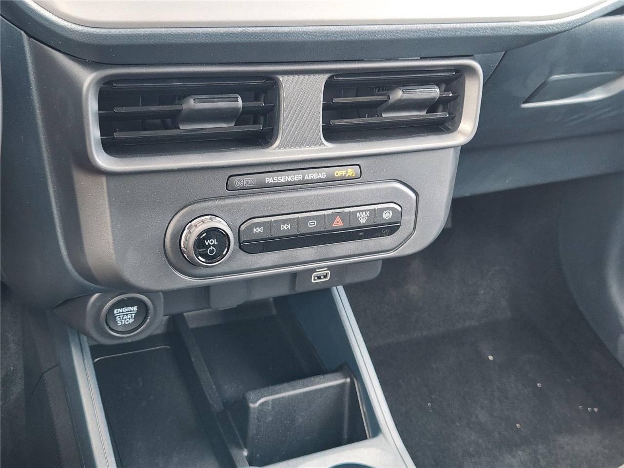 2025 Ford Maverick XLT - Photo 14
