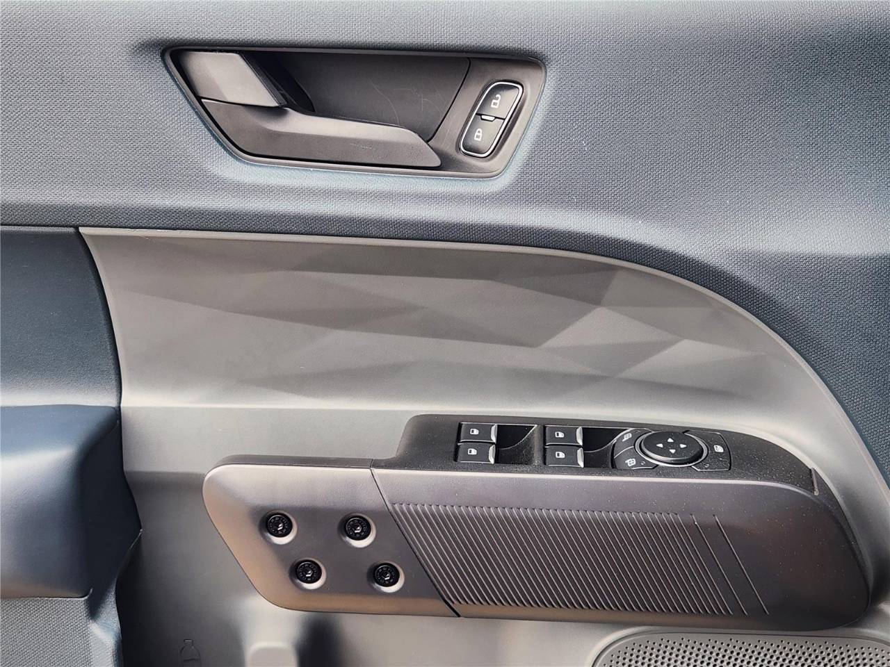 2025 Ford Maverick XLT - Photo 17