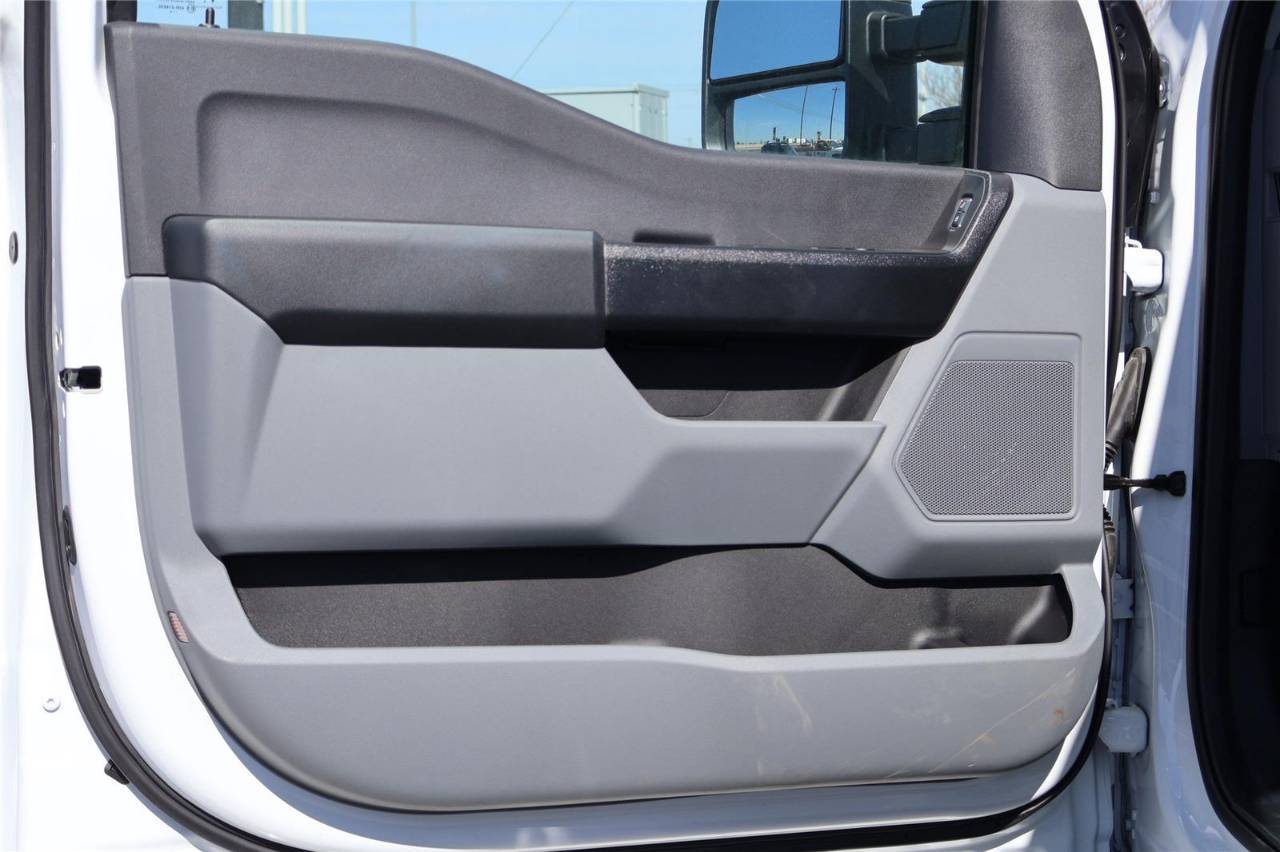2025 Ford F-350 Super Duty Chassis Cab XL - Photo 16