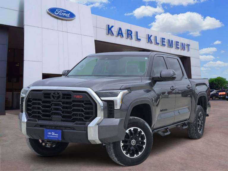 2024 Toyota Tundra 4WD SR5