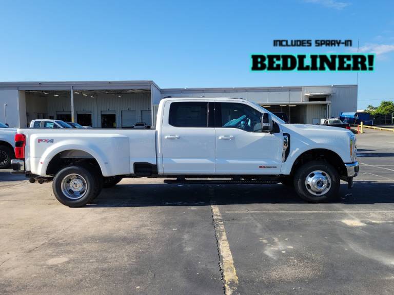 2026 Ford Super Duty F-350 DRW LARIAT