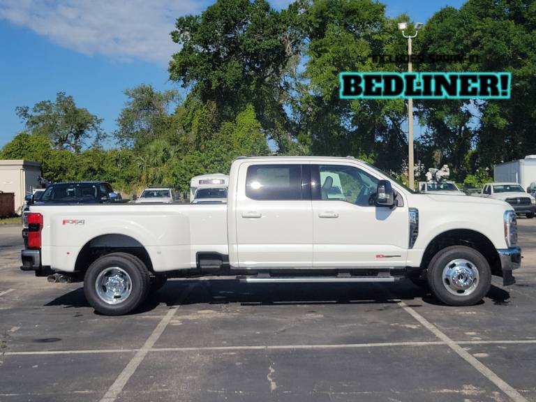 2026 Ford Super Duty F-350 DRW LARIAT